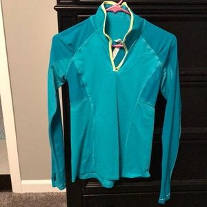 Lululemon half zip size 4